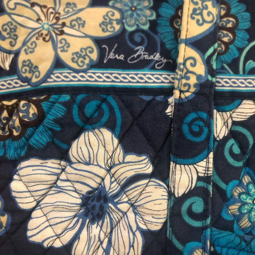 Vera Bradley Blue Flower Print in Villager Style Purse - Picture 3 of 9